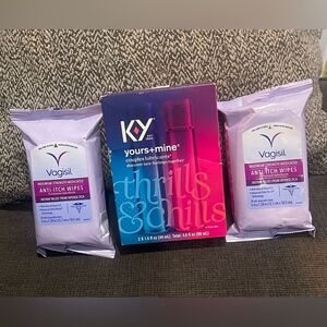 K-Y Yours+Mine Lubricant & Vagisil Anti-Itch Wipes Set